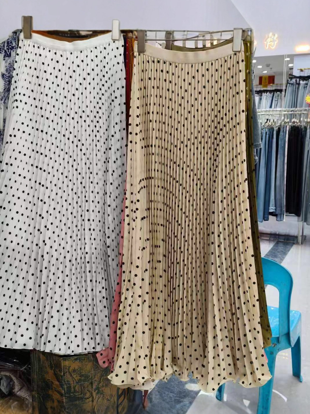 Multicolor summer new pleated chiffon polka dot skirt, Korean style stylish high-waisted mermaid skirt wholesale