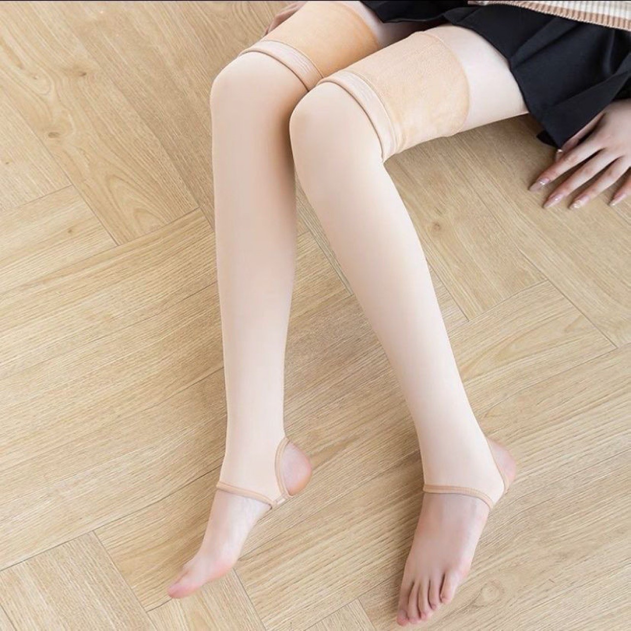 Picture of Light Leg Artifact Women's Autumn and Winter Supernatural fleece-lined Warm Thick Long Long Tube Foot-stepping Nine-point Silicone Stockings