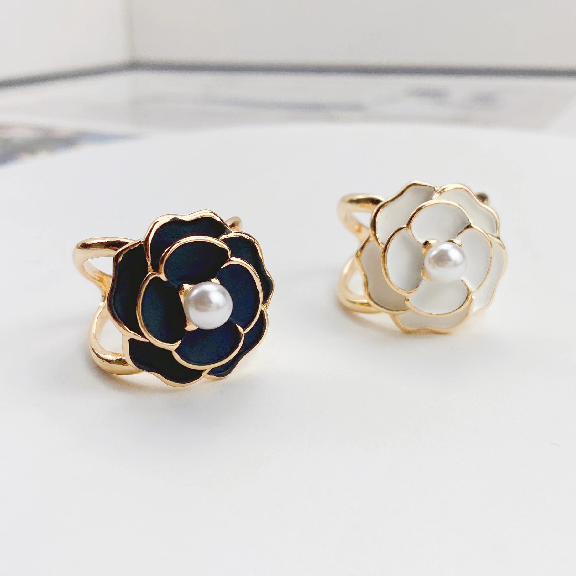 Picture of Silk Scarf Buckle Multifunctional New Camellia Versatile Corner Buckle Dual-Purpose Scarf Small Square Scarf Buckle Pearl Scarf Buckle