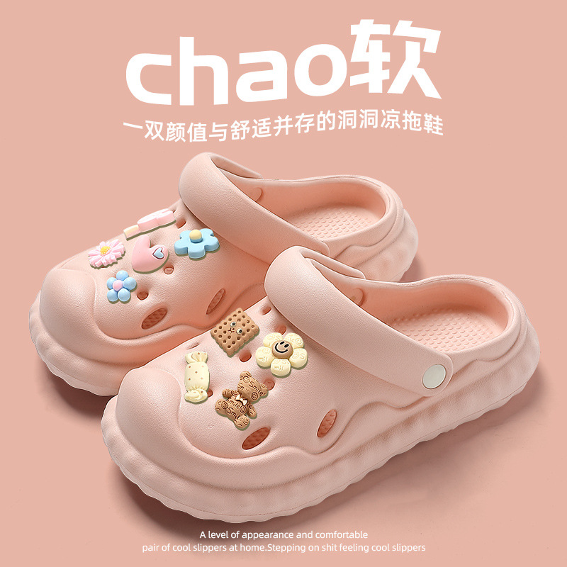 Picture of New Croc Shoes Women's 2025 Summer Outerwear Thick-Soled Internet Celebrity Beach Shit-Feeling Baotou Half Sandals Women's Summer