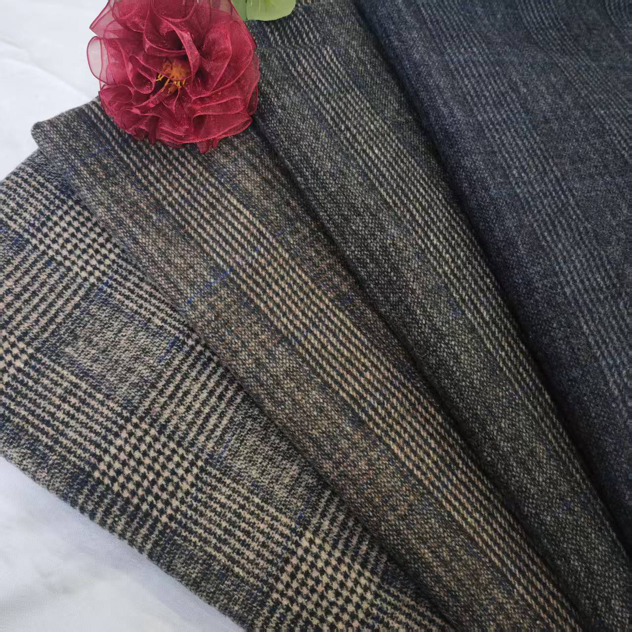 Picture of Shaoxing Manufacturer's Ready-Made Autumn and Winter Wool Houndstooth Coats, Fashion Men's Shoes, Hats, Bags, Houndstooth Woolen Woolen
