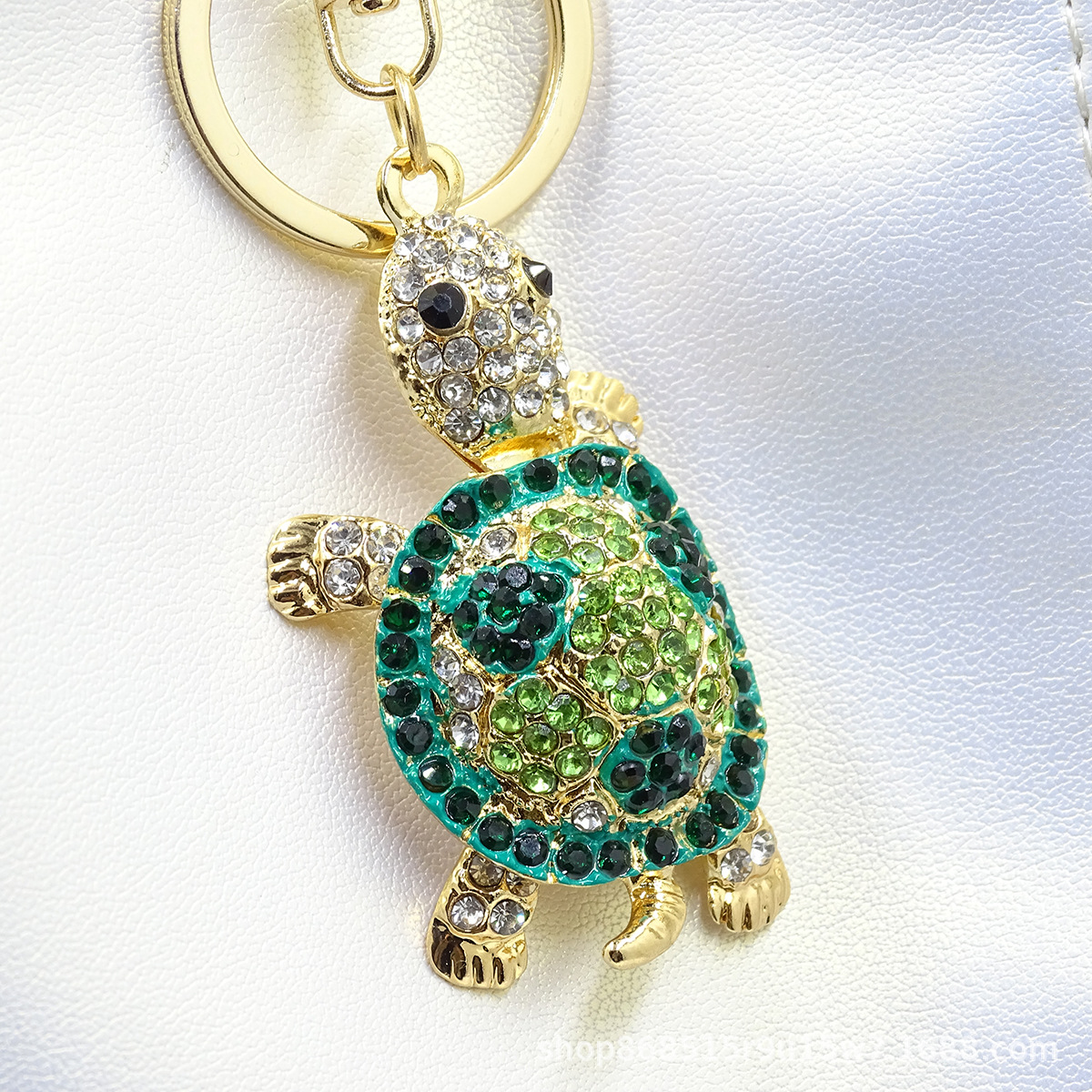 Chinese style creative diamond-encrusted turtle car keychain women's bag pendant metal key ring small gifts wholesale