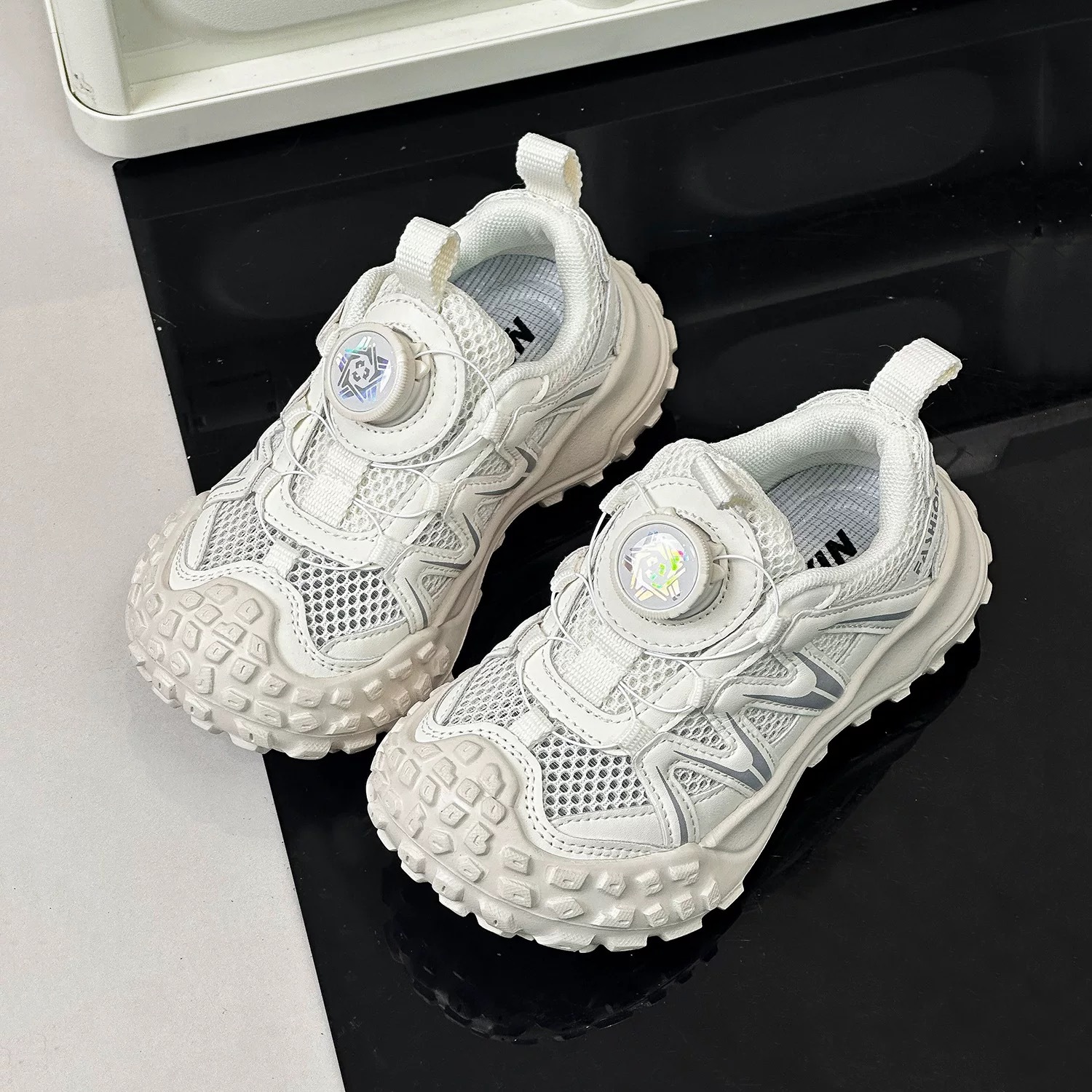 Children's Mesh Shoes 2025 Spring and Summer New Girls' Single Mesh Breathable Casual sneaker Swivel Buckle Boys Torre Shoes