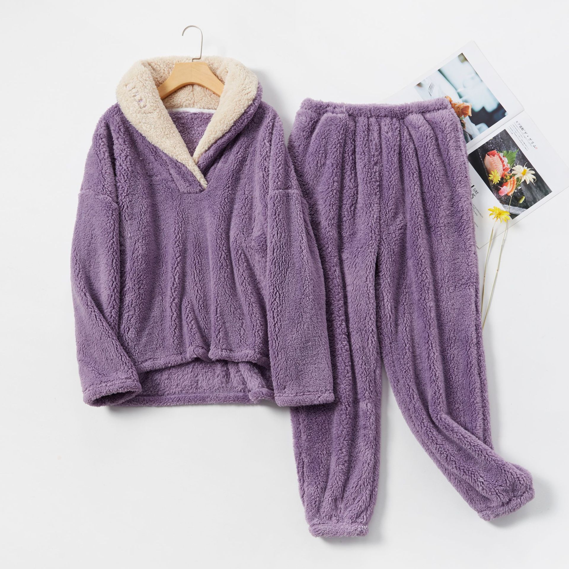 Picture of Cross-border Winter Pajamas Women's Coral Fleece Pajamas Thickened plus size Home Clothes Women's Lapel Loose Women's Pajamas suit