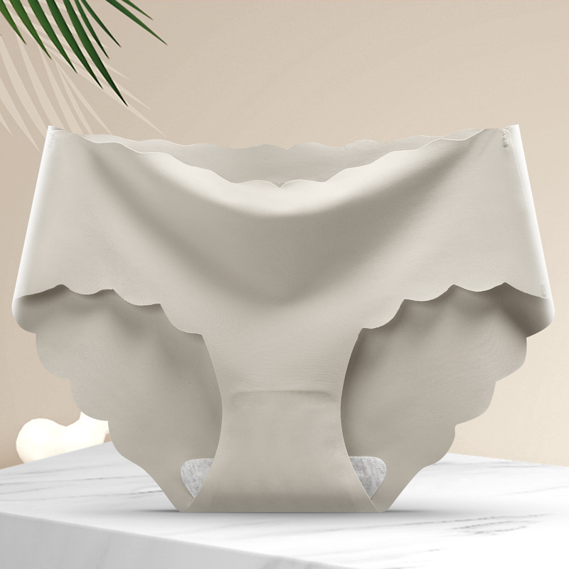 Picture of Explosions ice silk seamless one-piece panties ladies comfortable mid-waist cotton crotch girls' briefs plus size manufacturers