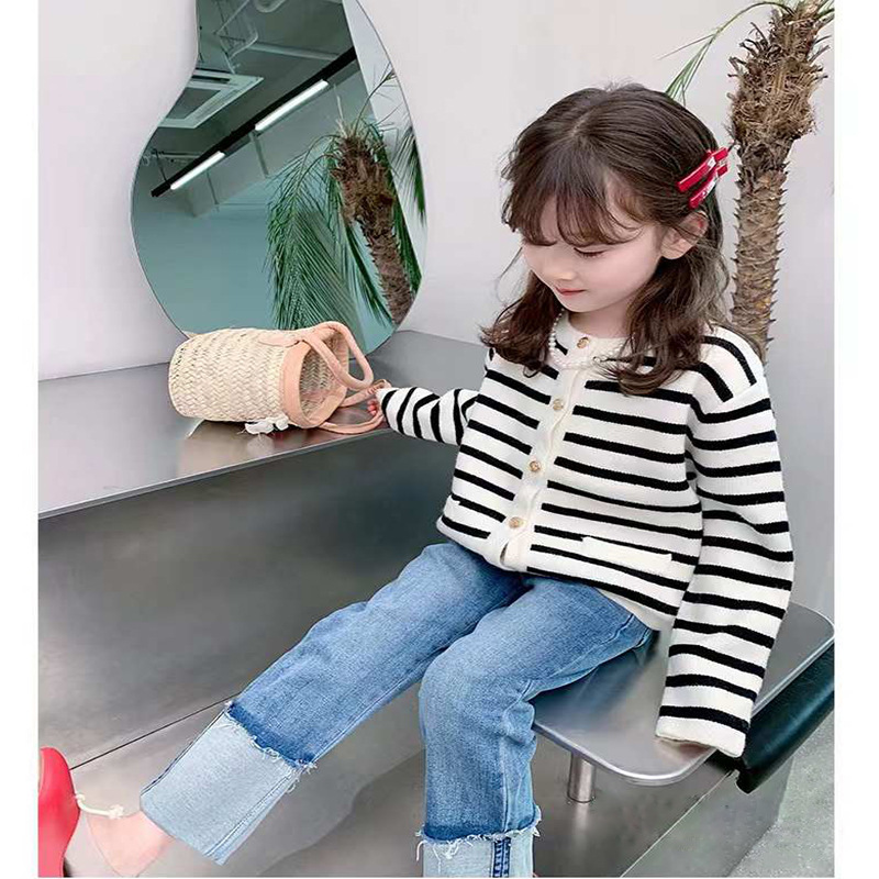 Picture of Girls' coat spring and autumn children's cardigan striped knitted outerwear autumn and winter children's Korean style western style sweater coat