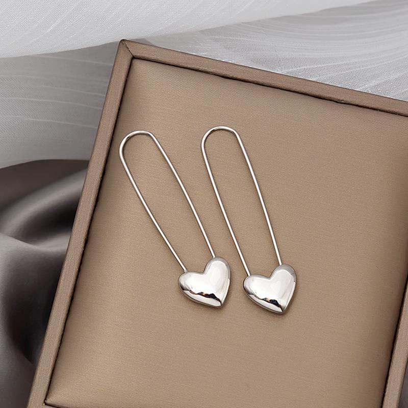 South Korea Dongdaemun Metal Love Earrings Cold Style Peach Heart Earrings Simple Long High-end Earrings