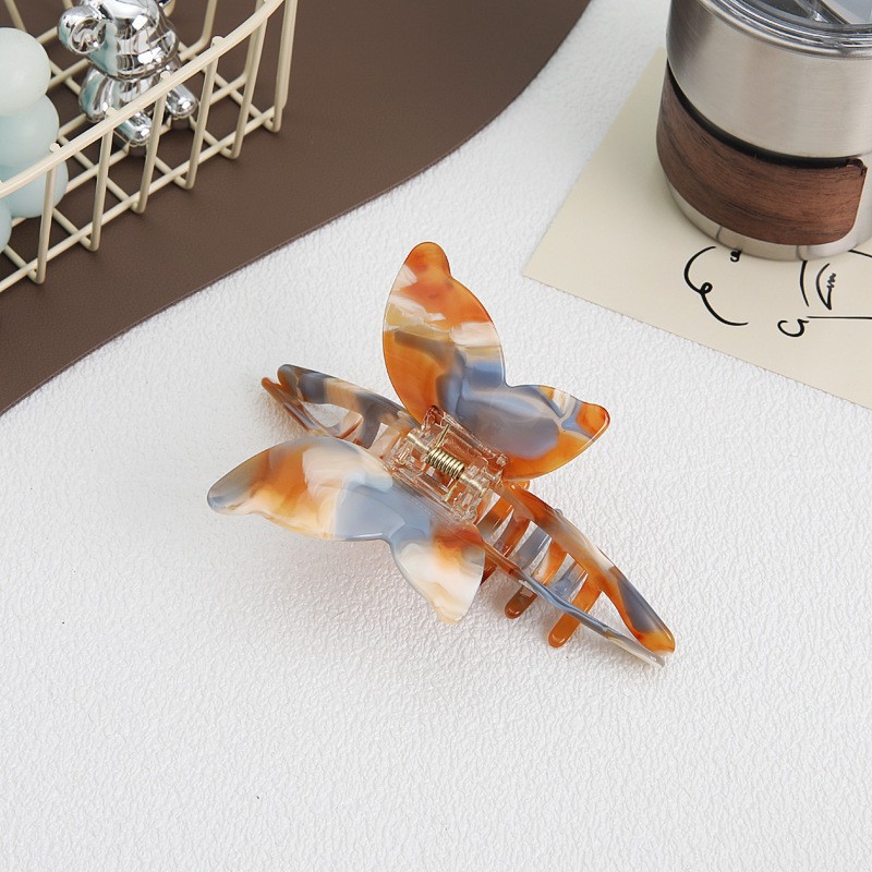 Picture of Tulip Cherry Grab Clip Premium 2024 New Maillard Grab Clip Cute Dalmatian Shark Clip Hair Accessories