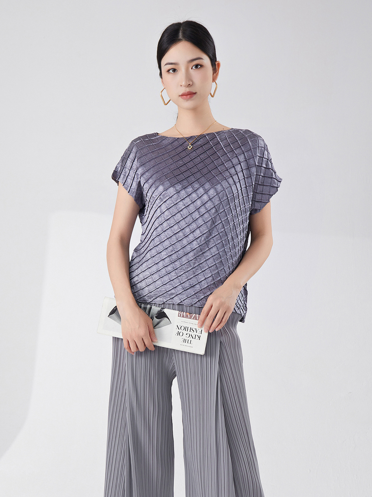 Miyake Short-Sleeved Loose Women's T-Shirt Casual Summer New Design Pure Color Simple Work Clothing Versatile Top Western Style
