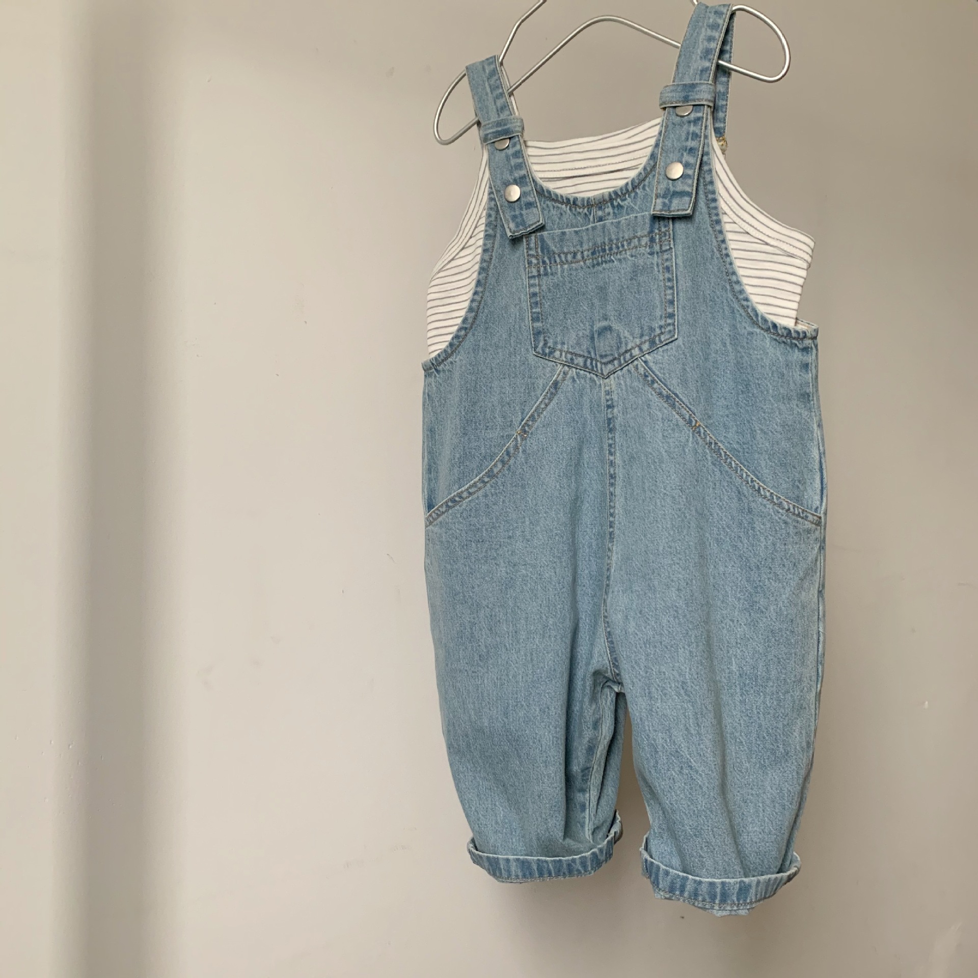 Picture of GL-kids Korean Style New Summer Children's Thin Denim Sling Suspender Pants Retro Loose Suspender Pants for Men and Women