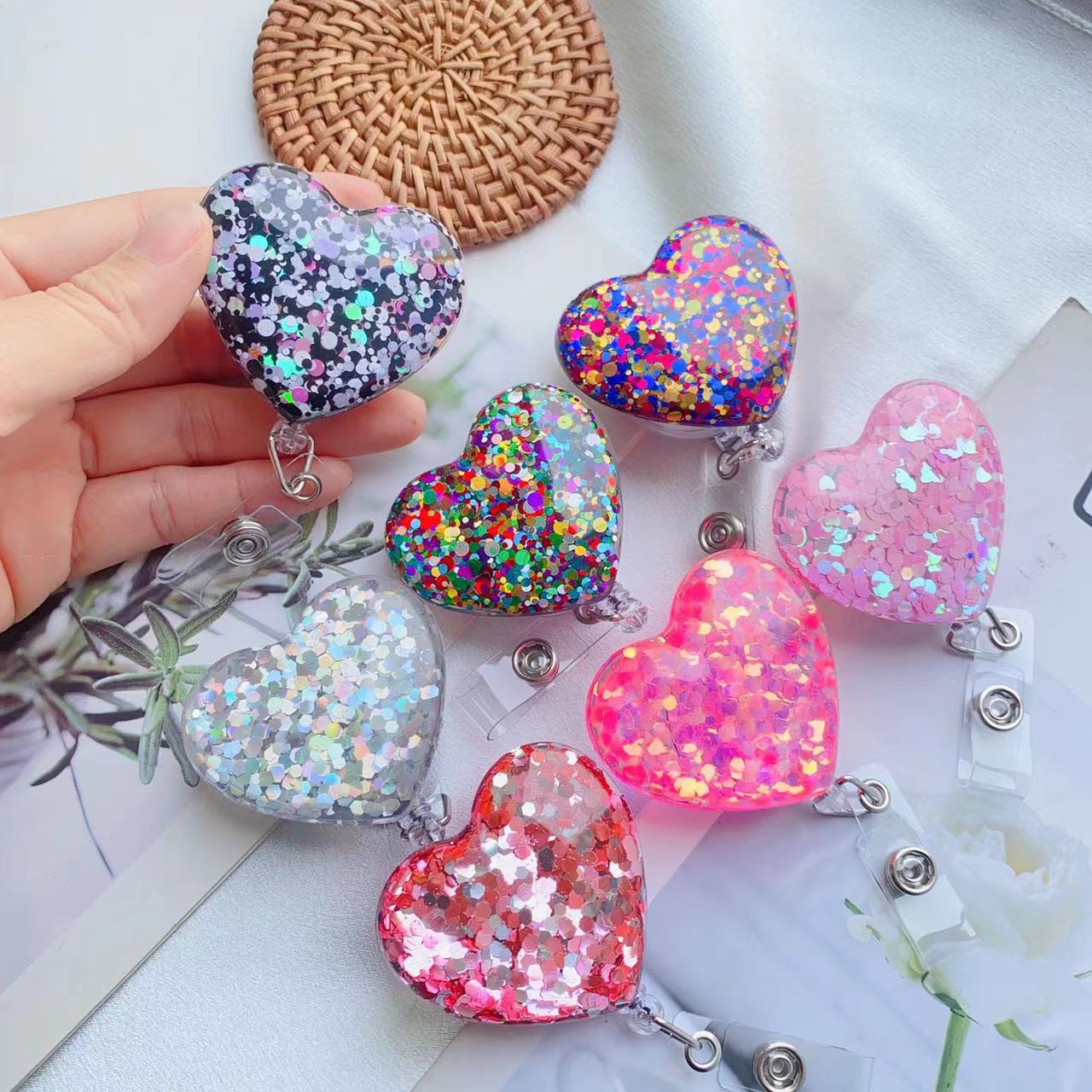 Picture of Amazon New Glitter Sequins Easy Pull-up Buckle 360 Rotating Alligator Clip Heart-shaped Brand Work Permit Easy to Pull