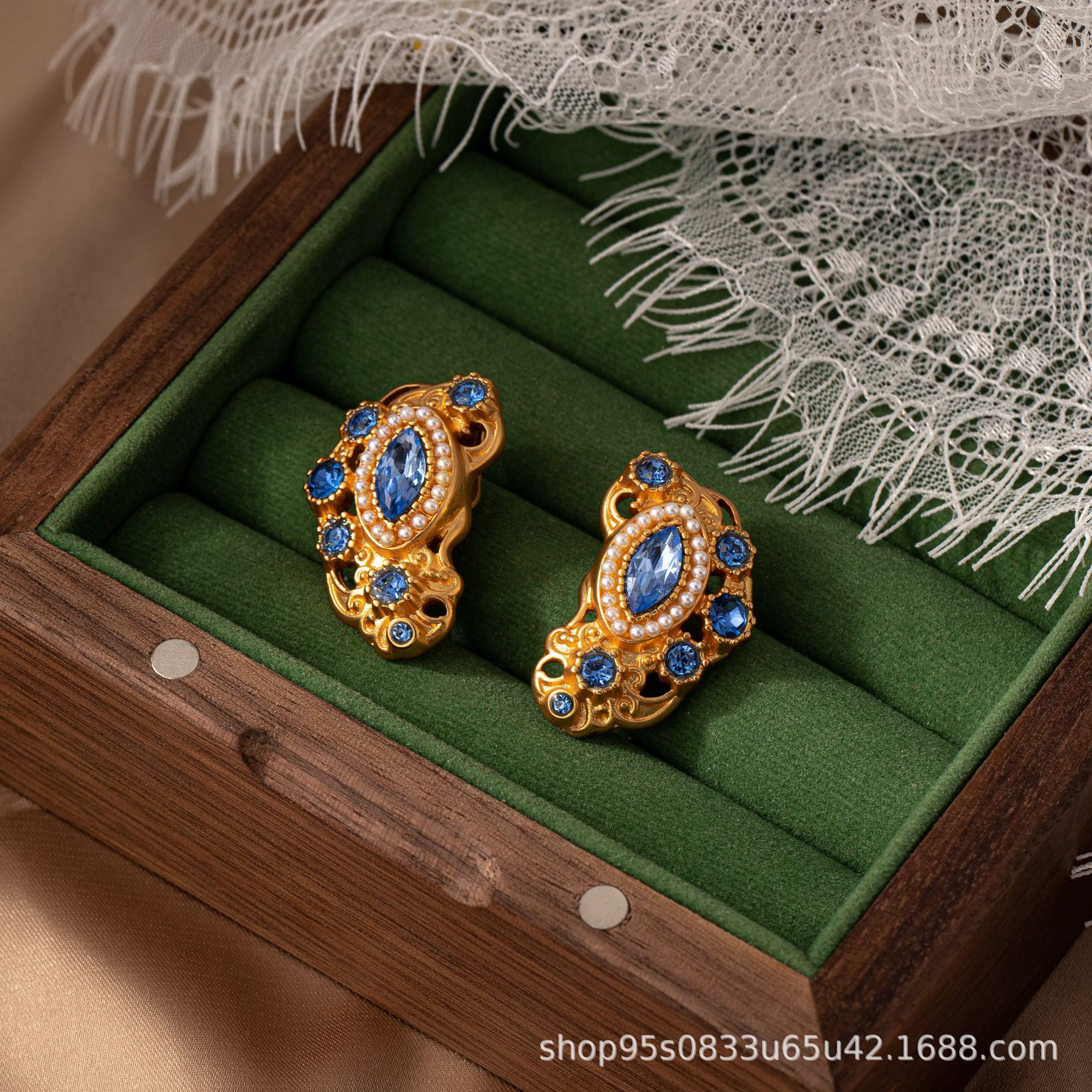 Niche Luxury Bright Diamond Earrings Brooch suit Vintage Middle Ancient Earrings vintage Bracelet Vintage Court Bracelet