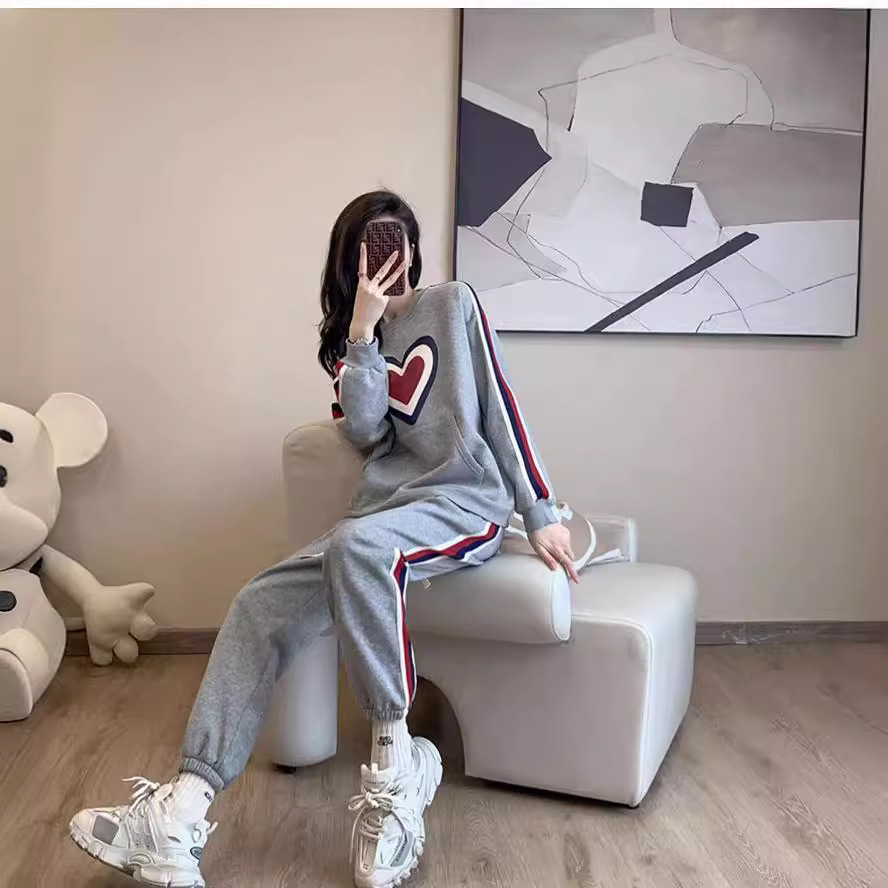 Casual sports suit women 2024 autumn and winter new fleece-lined loose sweater leggings Korean fashion two-piece suit