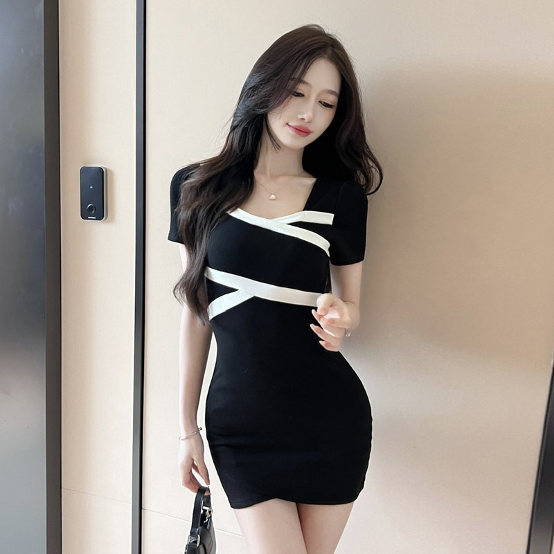 Small Pure Desire Sexy Figure Fried Street Retro Niche French Age-reducing Sweet Hot Girl Hip dress Women