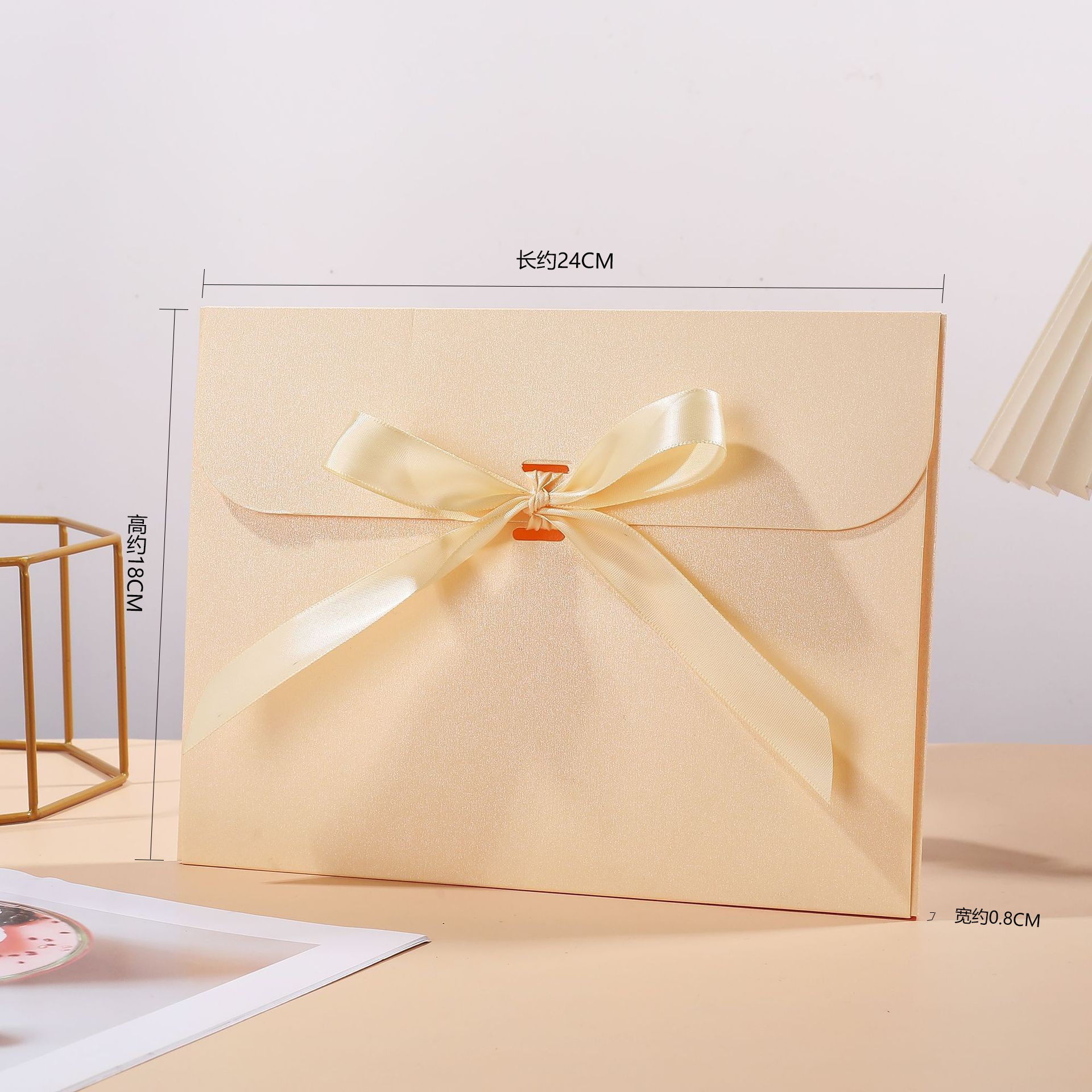 Picture of Boutique scarf gift box scarf clothing exquisite packaging box high-end holiday gifts gift box suit wholesale