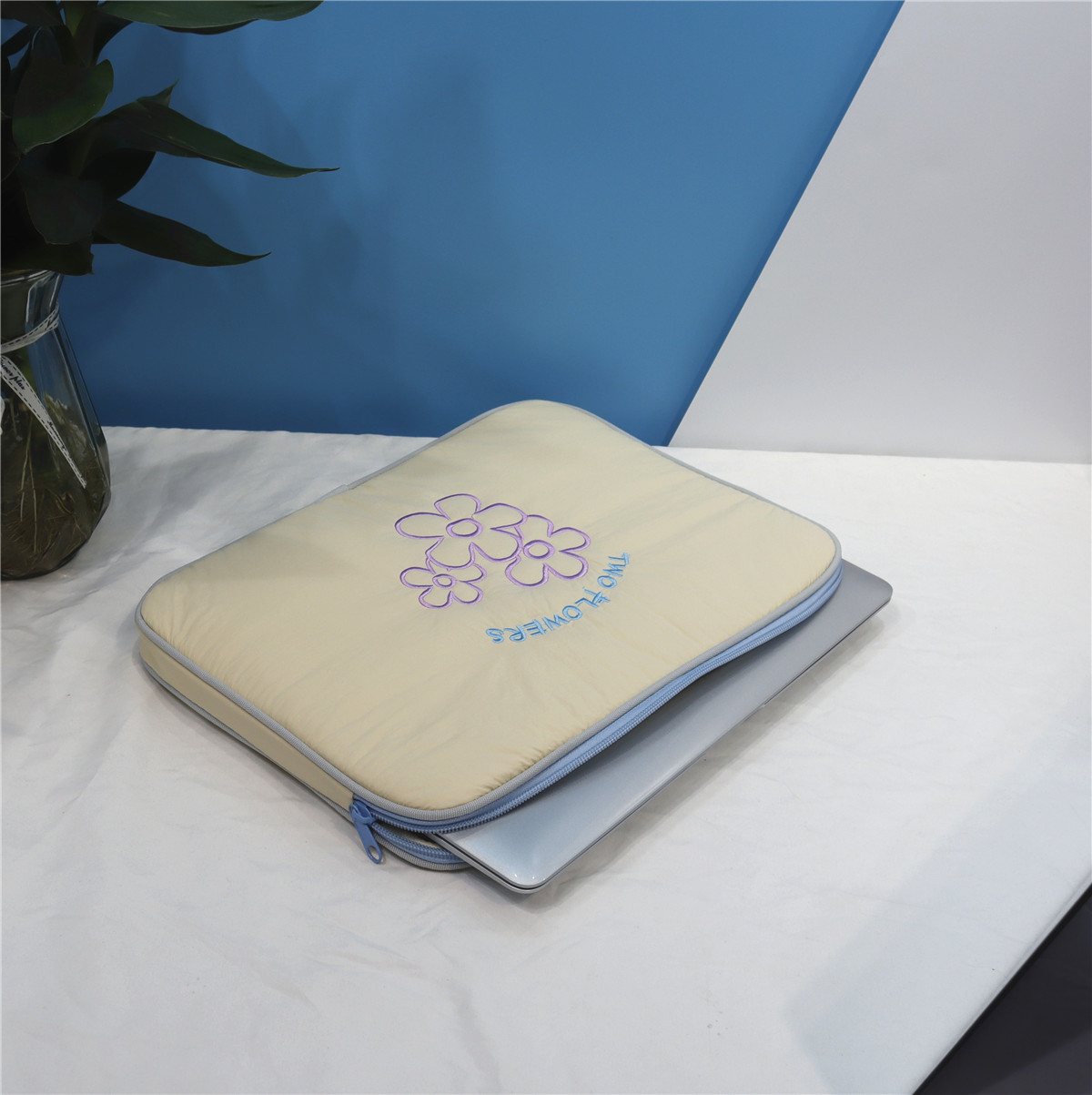 Picture of Space Cotton Embroidered Computer Bag 14inch Women's Inner Bag 16inch Bubble Wrap Cotton Polyester Soft Notebook Breathable and Shock-Resistant