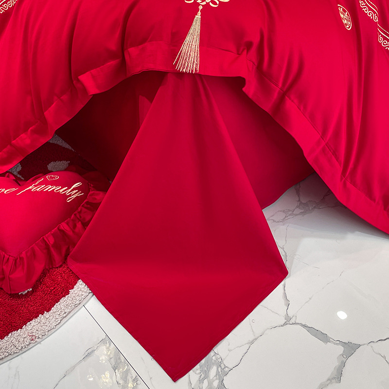 Picture of High-end Chinese Dragon and Phoenix Embroidery Fashion Wedding Four-piece Wedding Big Red Bed Sheet Quilt Cover Accompanying Bedding