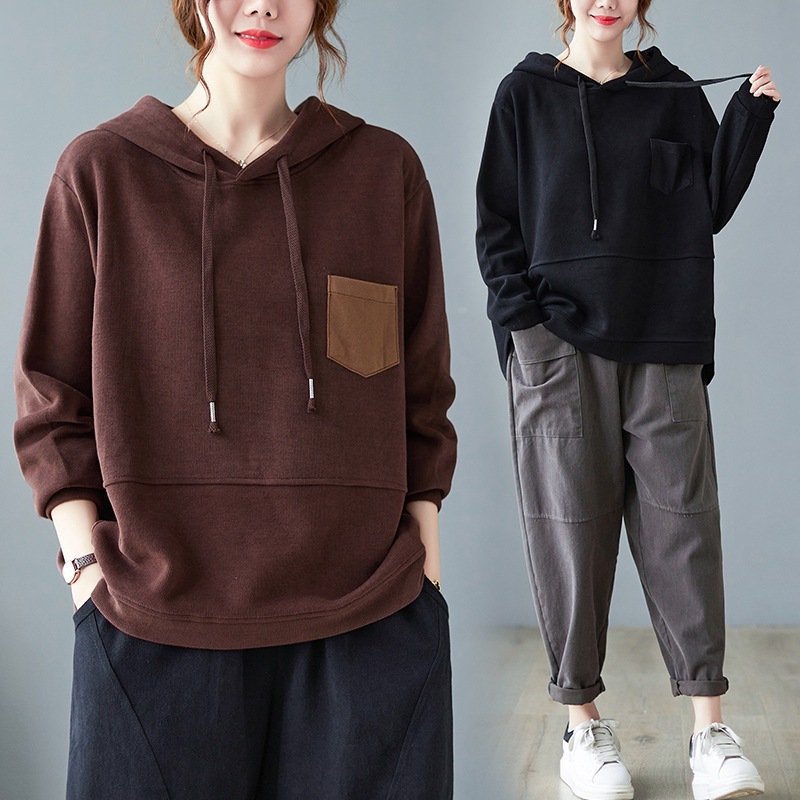 Real shot of the new 2025 autumn literary retro pocket casual hooded sweatshirt literary and versatile loose plus-size top