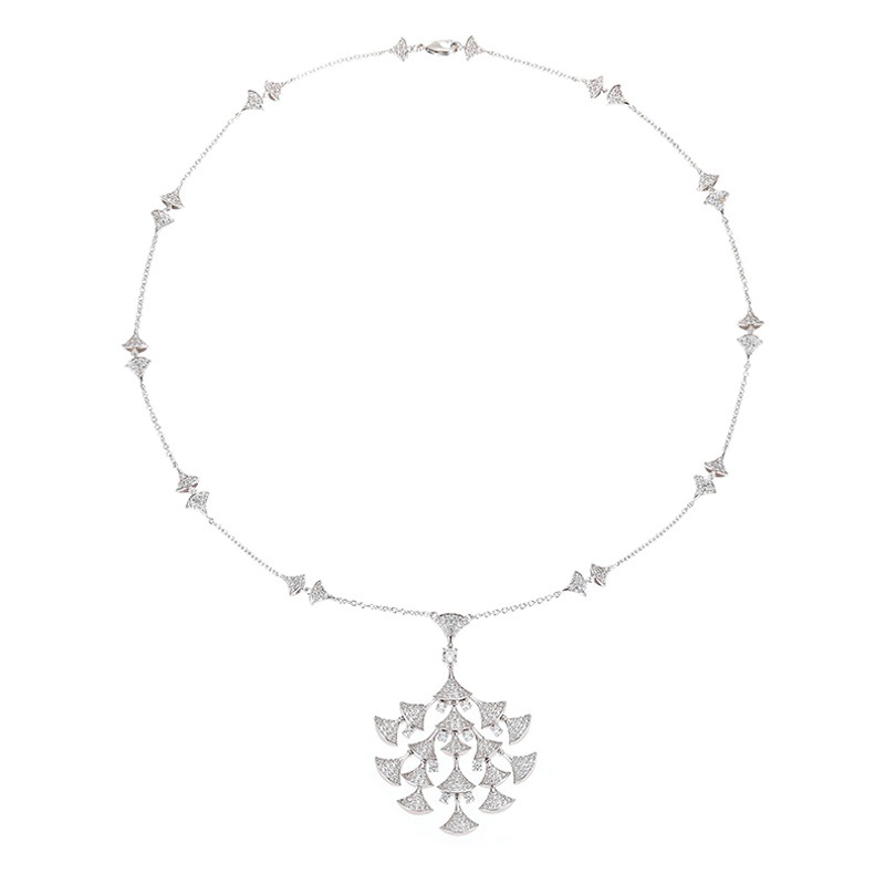 2020 Autumn and Winter New Multi-fan Necklace Micro-inlaid Zircon Plated Platinum Elegant Mid-length Women's Fan-shaped Woolen Chain