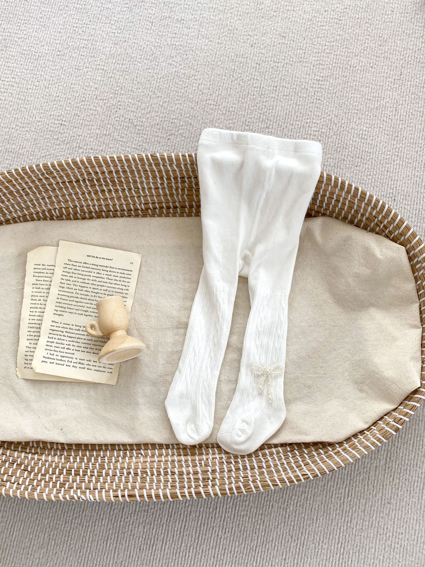 Picture of 2025 Spring and Autumn Baby Girl Pantyhose Easiest for Match Pearl Bow Foot Socks Girls Solid Color Leggings