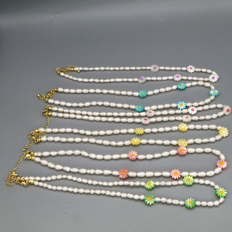 South Korea Vintage Natural Freshwater Pearl Necklace European and American Color Flower Niche Design Cold Style Clavicle Chain Necklace Chain