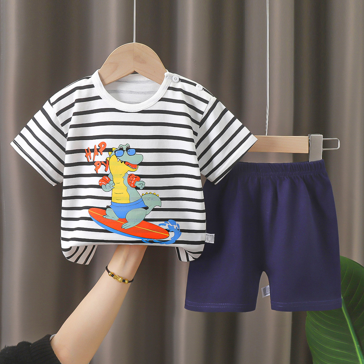 Picture of Children's Short-Sleeved Suit Pure Cotton Summer New Baby Boy Summer T-Shirt Girl Clothing Thin Kidsren's Clothing Carefully Selected
