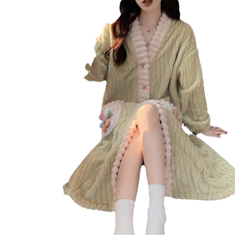 Coral Velvet Nightgown for Women in Autumn and Winter Long Thickeneded Velvet Flannel Bathrobe Winter Pajamas Home Clothes Simple and Casual