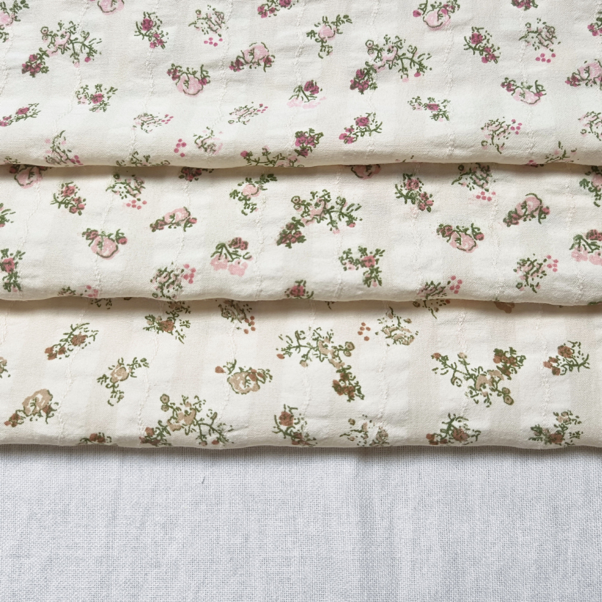 Spring and Summer Cotton Woven Jacquard Pastoral Small Flowers Small Fresh Water Slurry Printed Dress Children's Clothing Fabric Home Boutique