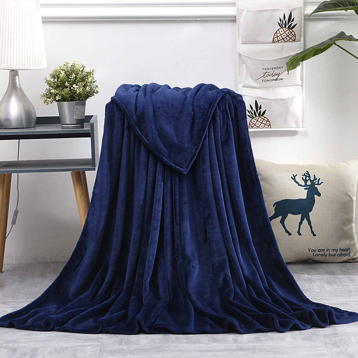 Picture of Solid color flannel blanket coral fleece pet blanket cross-border flannel blanket gift velvet nap blanket wholesale