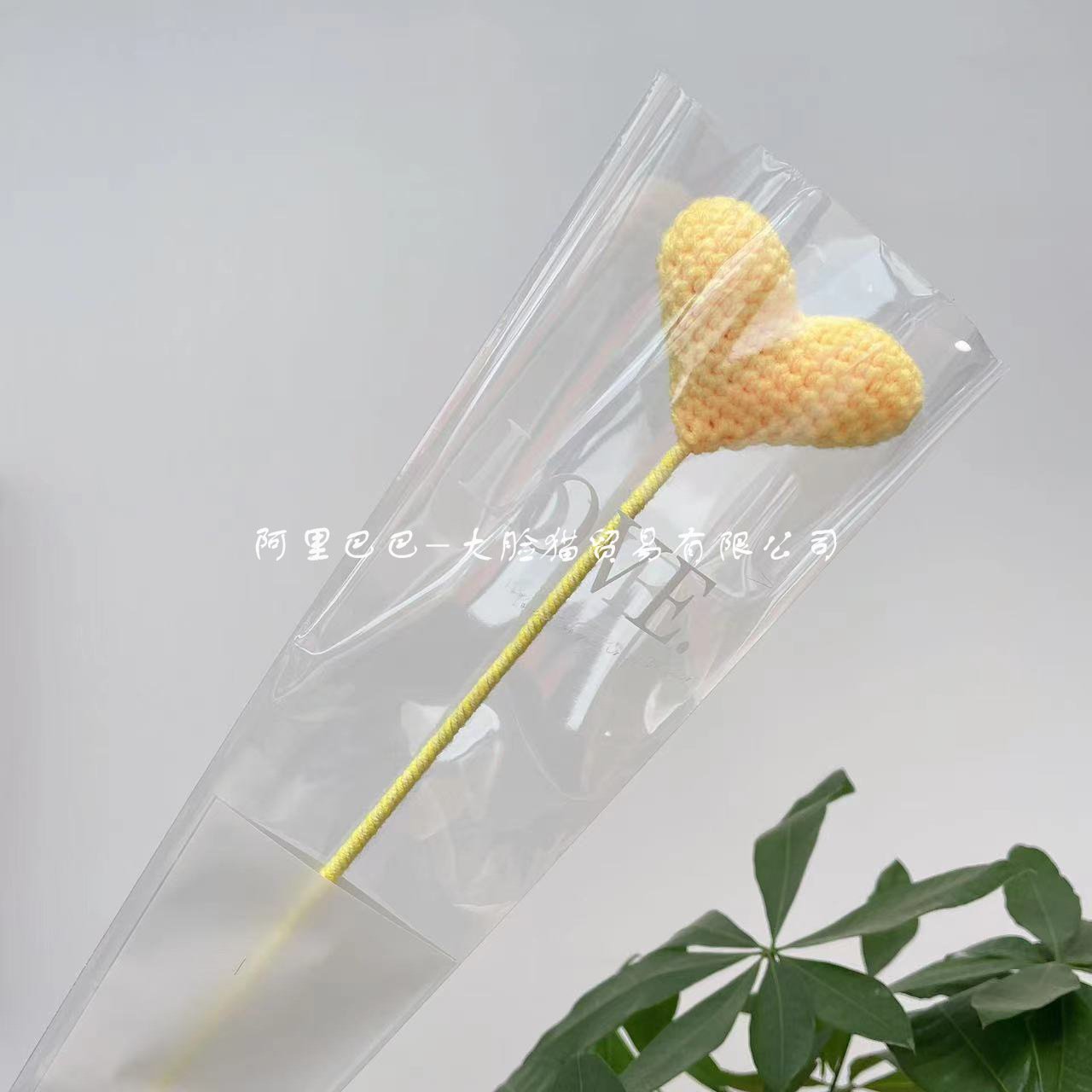 Picture of Finished Hand-Knitted Rose Artificial Flower Knitting Flower Handmade Flower DIY Wool Knitting Homemade Crochet Bouquet
