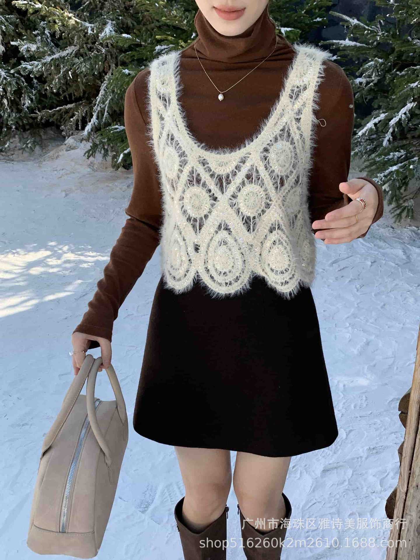 Picture of Korean Style Gentle Style V-neck Sequin Heavy Craft Mink Hair Vest Women's Autumn and Winter Fashionable Elegant Slim Look Outer Wear Top