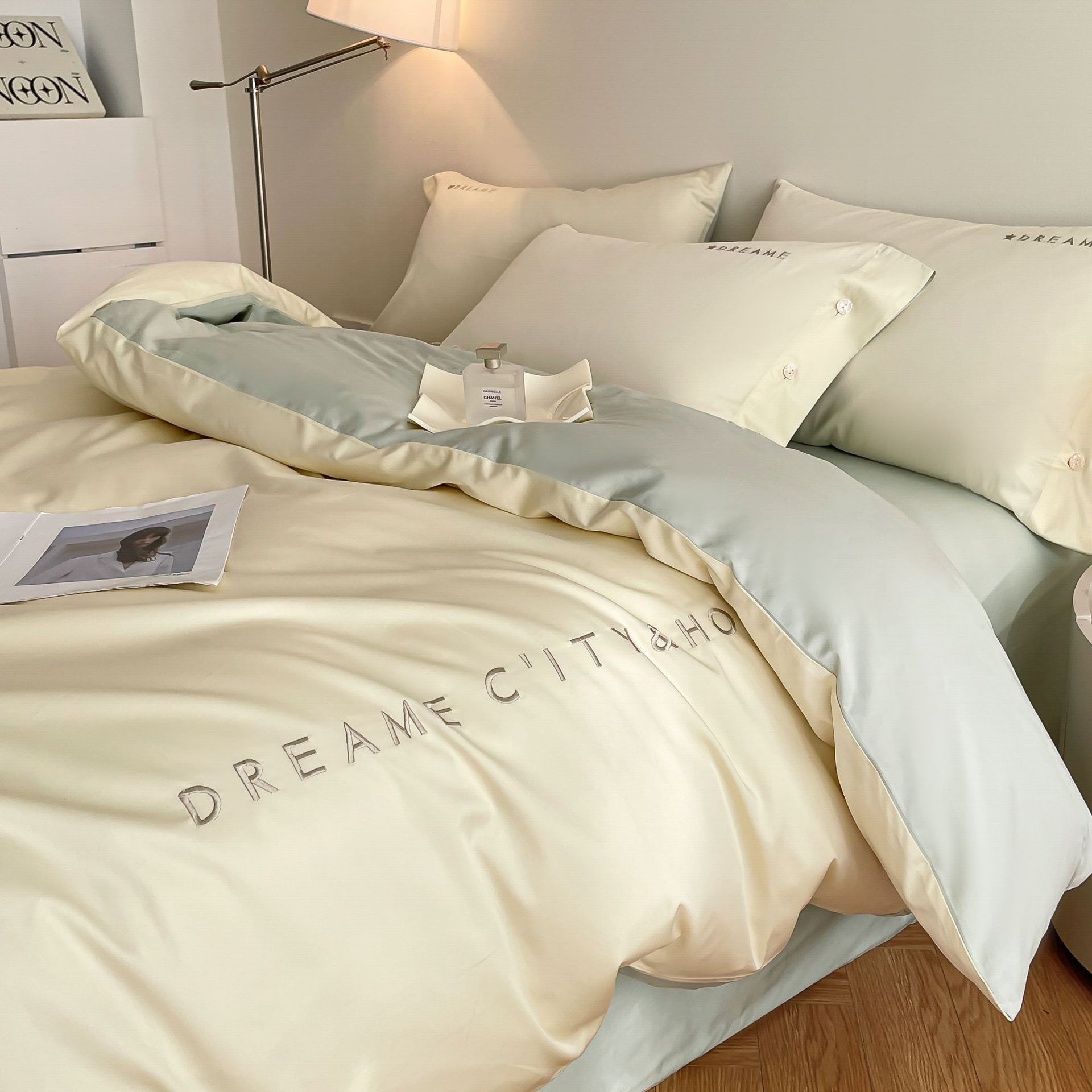 Picture of 60 Xinjiang long-staple cotton four-piece cotton bed sheet bed hat light luxury embroidery dormitory three-piece cotton bedding s