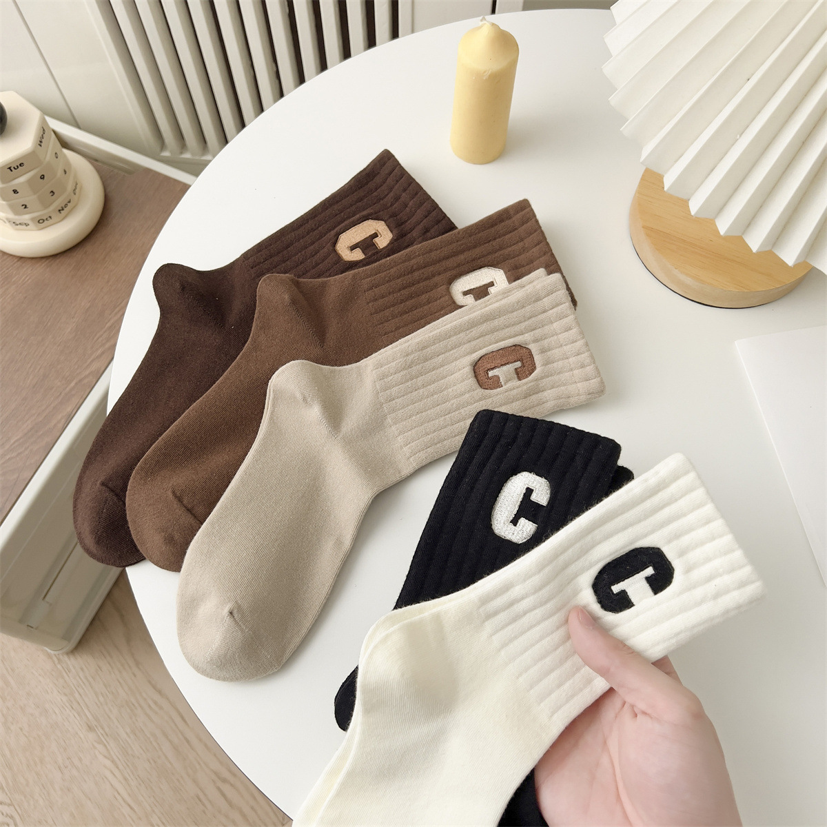 Women's socks C- letter autumn and winter classic mid-calf fashion C- letter stockings women's ins fashionable all-match breathable women's socks