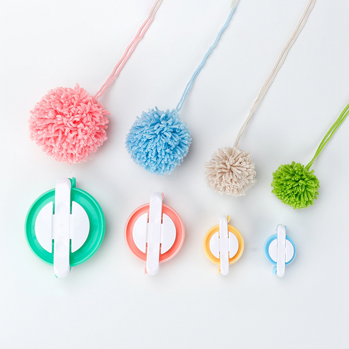 Picture of Hair Ball braiding machine Winder wool hand knitting tool diy suit pompon braiding machine wool Pompon