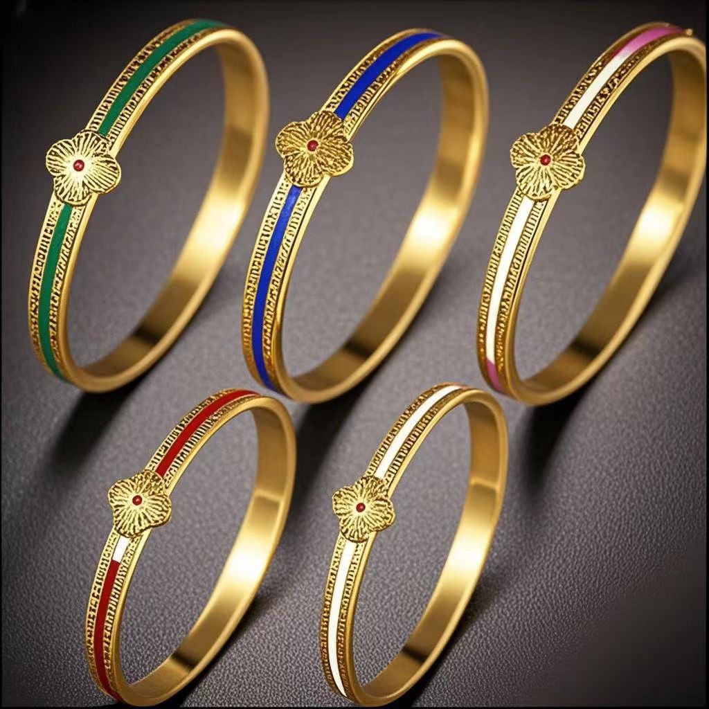 Cross-Border Wholesale Electroplated Gold Women's High-End Women's Non-Fading Jewelry Ins Four-Leaf Clover Titanium Steel Bracelet