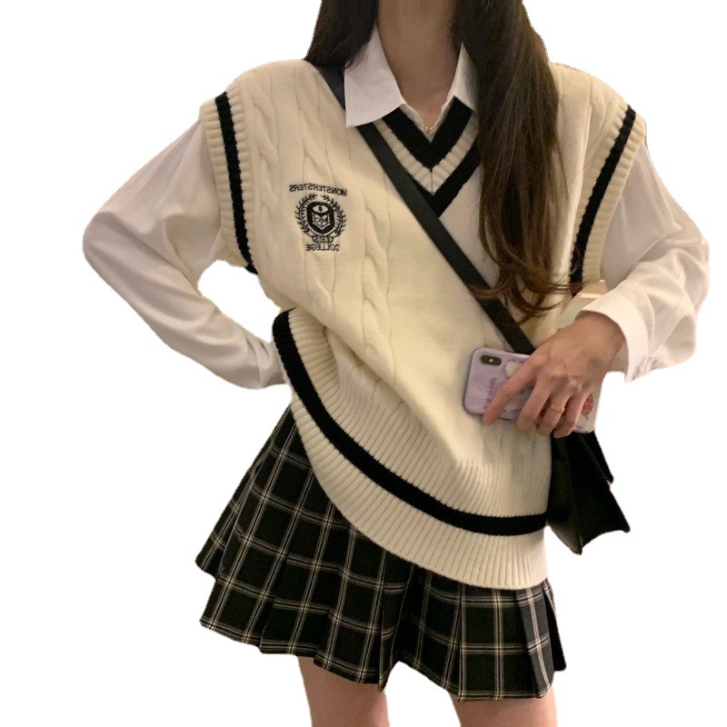 Picture of College Style Knitwear for Women Spring & Fall 2024 New Design Niche Knitwear Vest Vest Loose Outer Top