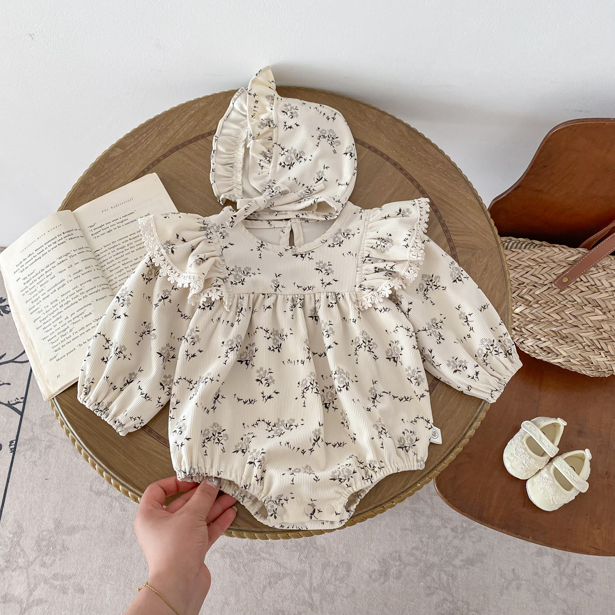 Picture of Ins Korean Infant Spring & Fall Long-Sleeved Harem Baby Girl Corduroy Round Neck Floral Print Cute Crawling Suit with Hood