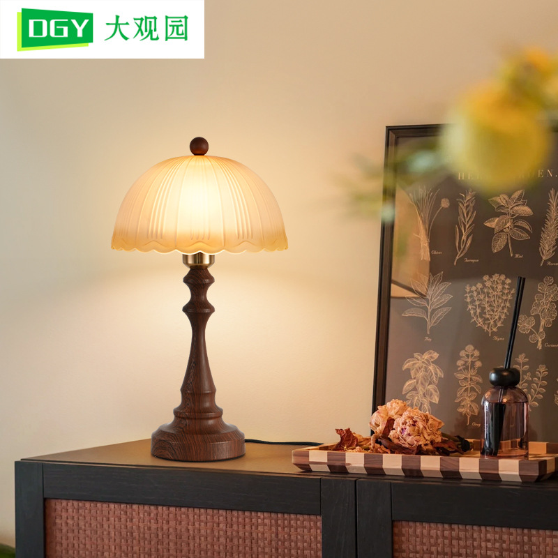 Advanced Sense Light Luxury Bedroom Bedside Table Atmosphere Lamp Master Bedroom Wedding Long Bright Lamp American Vintage Mushroom Table Lamp Table Lamp