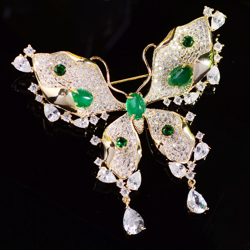 Picture of South Korea zircon butterfly brooch elegant elegant fashion coat cheongsam clothing pin temperament clothing accessories brooch