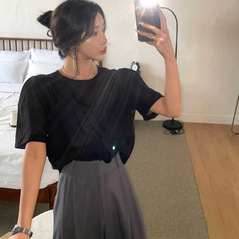 Picture of Korean Summer Temperament, Romantic, Gentle and Sweet Style, Two-Piece Short-Sleeved Chiffon Shirt with Slit Suspenders