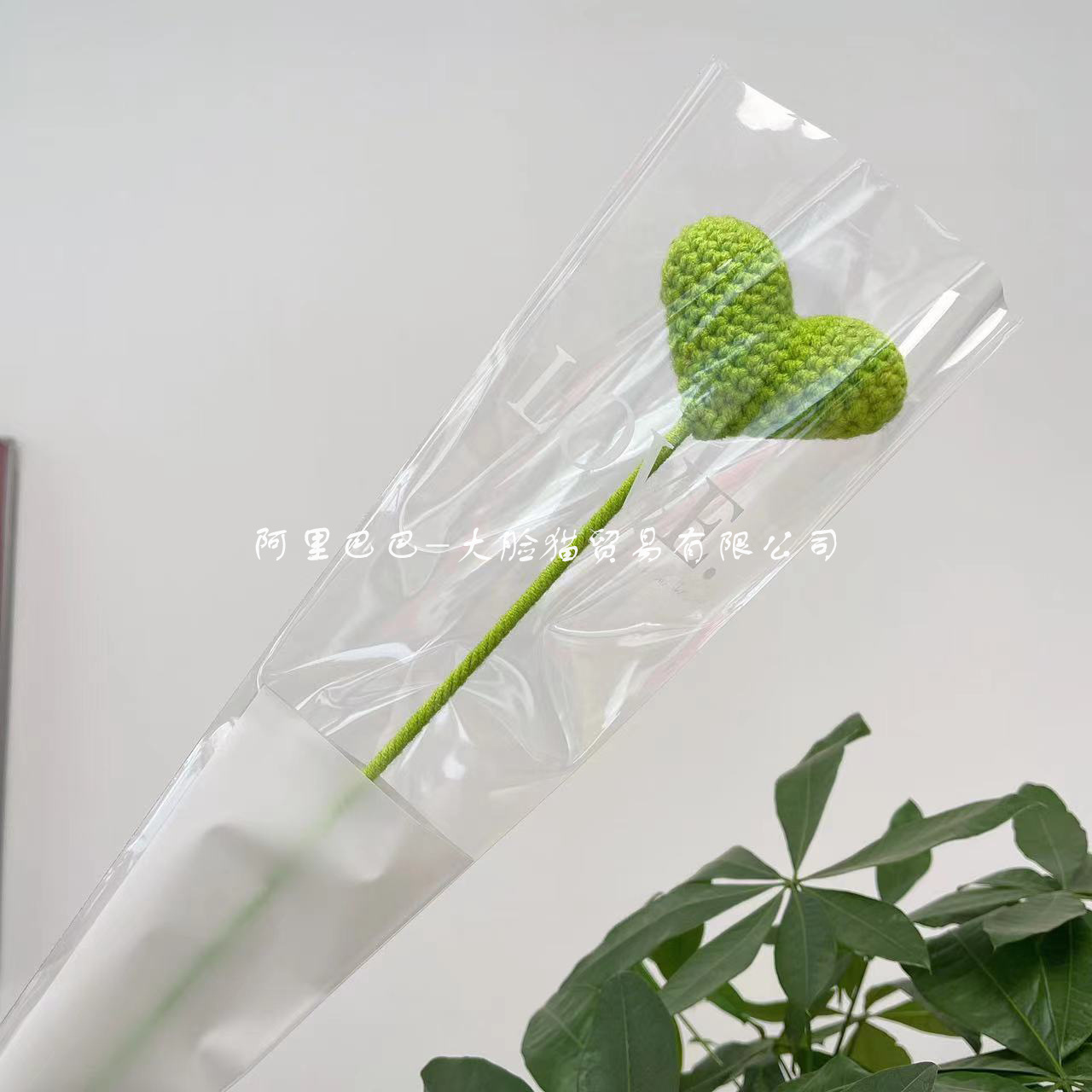 Picture of Finished Hand-Knitted Rose Artificial Flower Knitting Flower Handmade Flower DIY Wool Knitting Homemade Crochet Bouquet