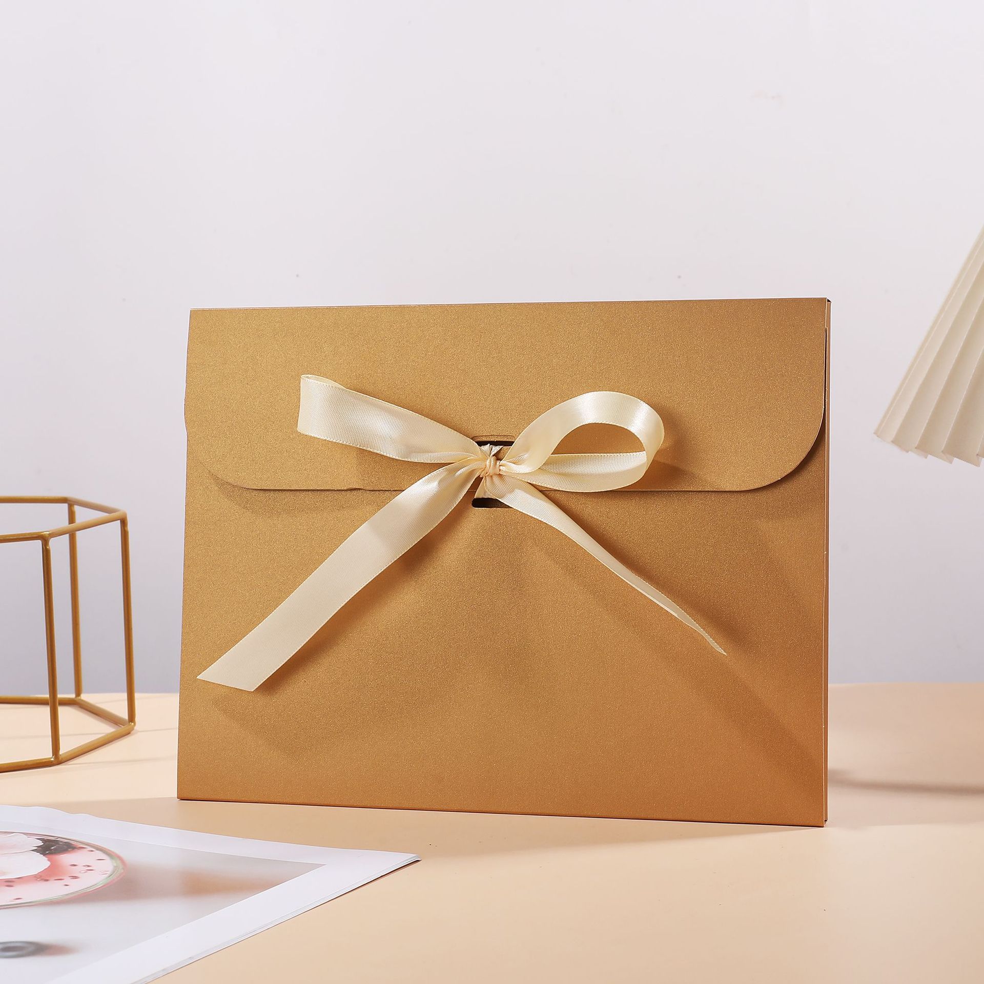 Picture of Boutique scarf gift box scarf clothing exquisite packaging box high-end holiday gifts gift box suit wholesale