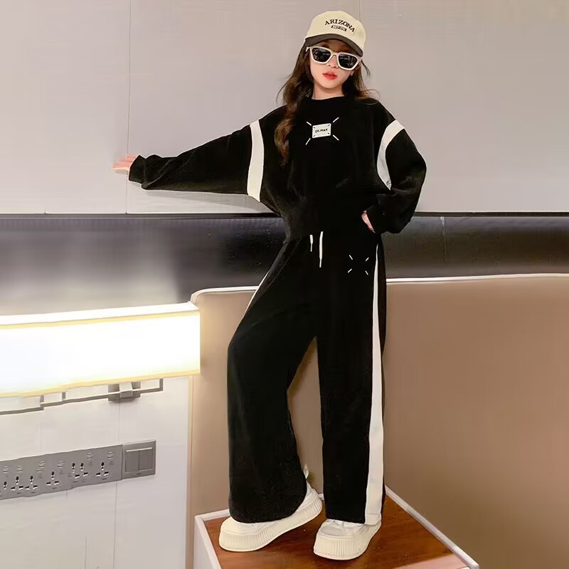 Picture of Girls' suit spring and autumn fashionable western style popular street online casual waist-tight short children's sweater wide-leg pants two-piece suit
