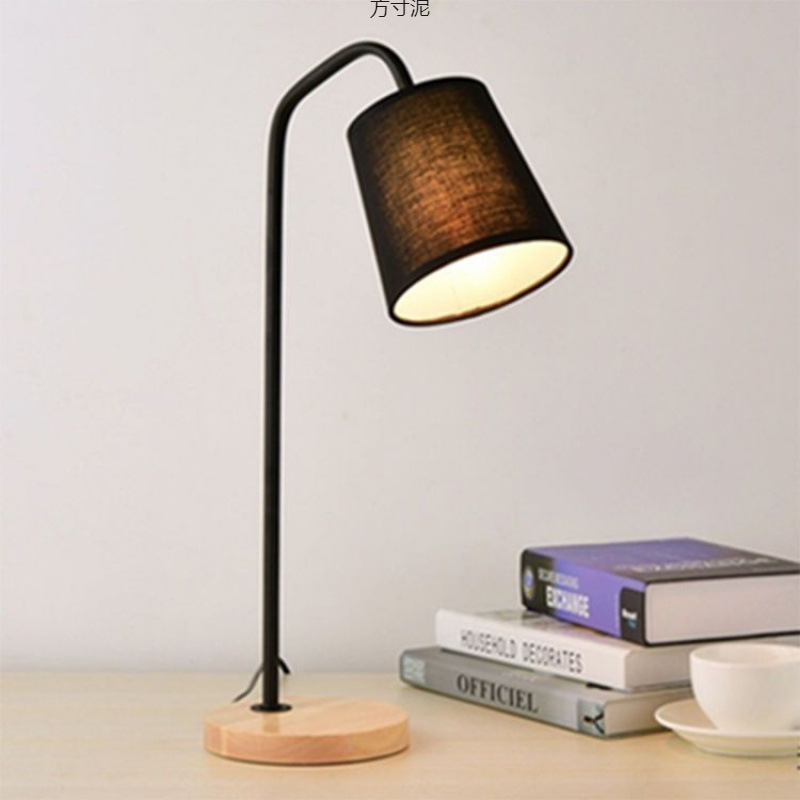 Casual Learning Special Small Table Lamp Modern Stylish Bedroom Bedside Literary Log Table Lamp Export Factory Supply Chain