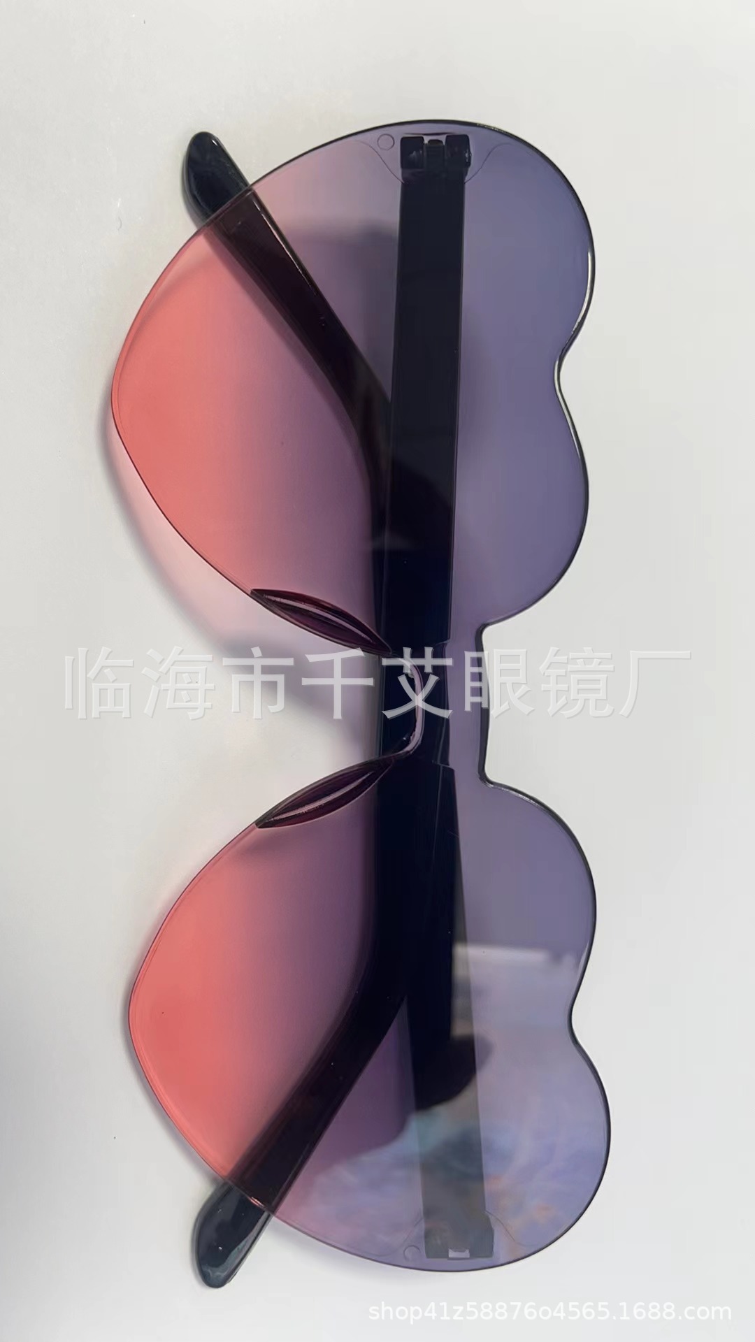 Picture of Heart Sunglasses, Heart Sunglasses, Jelly Color Rimless Heart-Shaped One-Piece Glasses, Dazzling Color Glasses