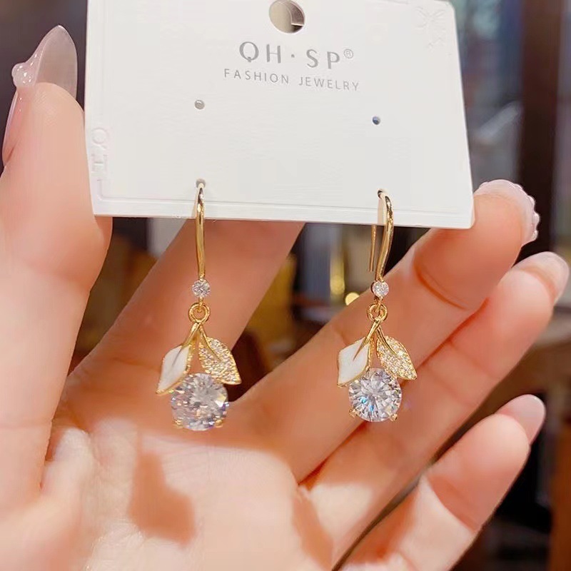 Light luxury exquisite diamond-embedded ginkgo leaf ear hook earrings high-end sweet niche design all-match earrings fashion earrings for women