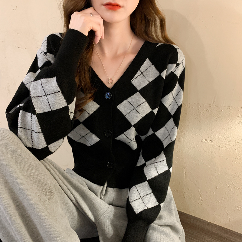 Autumn and Winter New V-Neck Quilted Long-Sleeved Knitwear with a Stylish and Versatile Knitwear Cardigan Short Jacket Ins