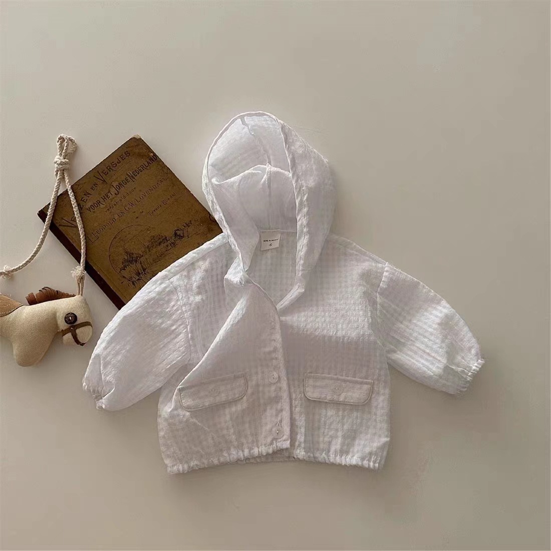 K-Style of the New Spring and Summer Thin Plaid Hooded Sun Protection Air-Conditioned Cardigan Jacket for Boys and Girls 0-3 Years Old