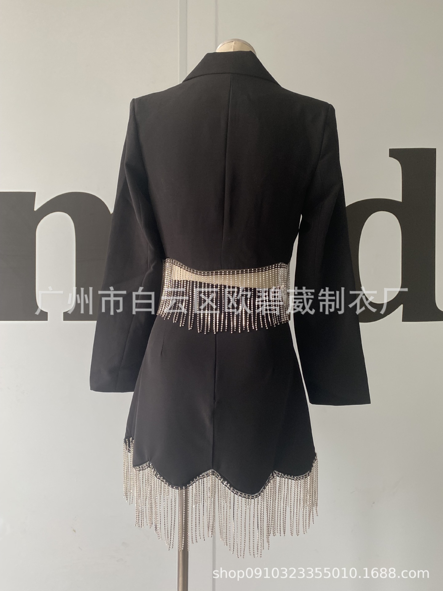 Picture of 2022 new AliExpress women's heavy industry tassel diamond chain Black suit two-piece sexy small jacket + skirt