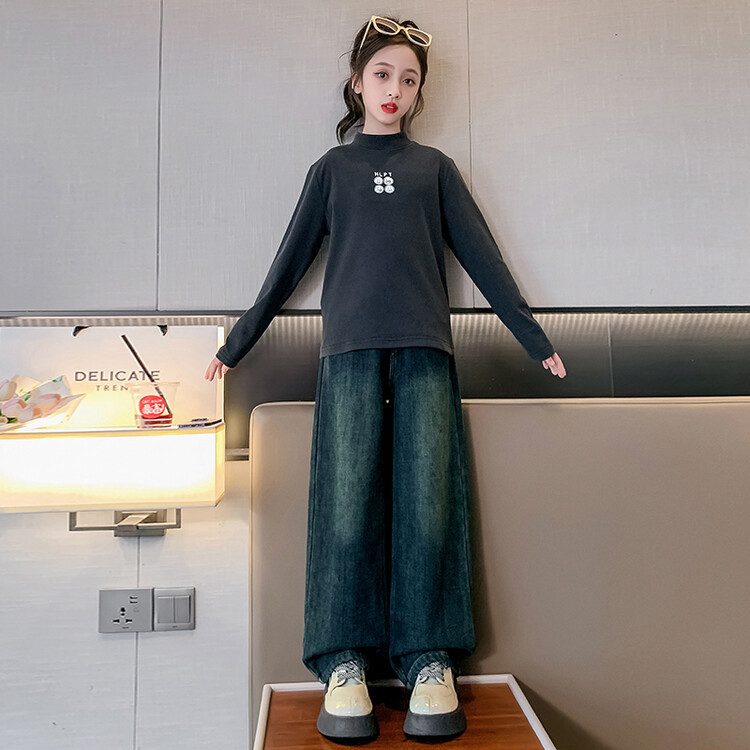 Picture of Girls' autumn and winter de Velvet bottoming shirt children's fashionable all-match inner top Western style self-heating winter long-sleeved sweater